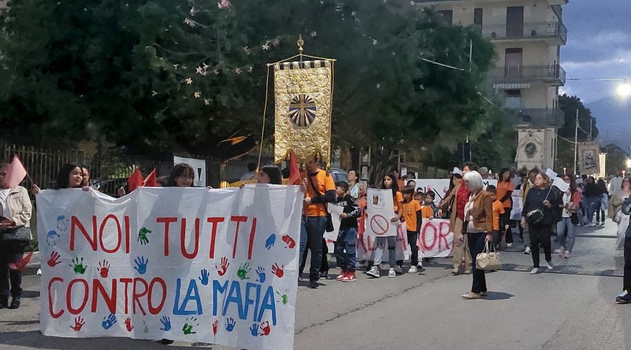 A Riposto una processione-corteo contro tutte le mafie