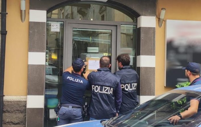 Catania, sospesa dal Questore l’attività di un bar di piazza Addamo