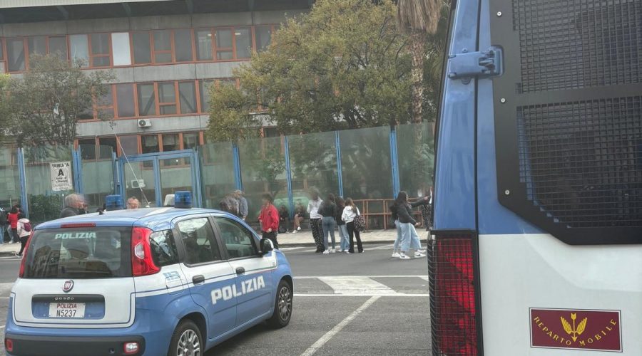 Accendono fumogeni allo stadio: Daspo per due ultras del Catania