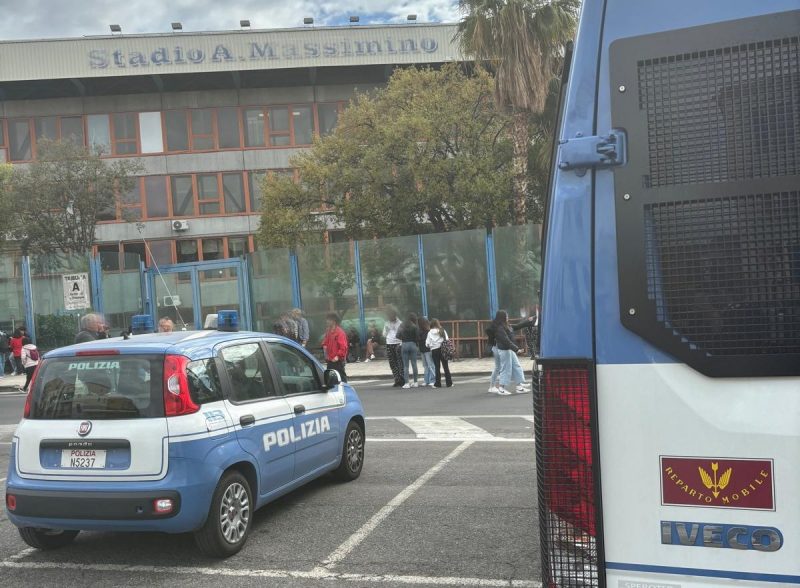 Accendono fumogeni allo stadio: Daspo per due ultras del Catania