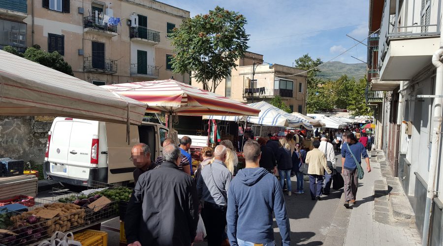 Randazzo: lo storico mercato torna in piazza Loreto, un segnale di rinascita per la città