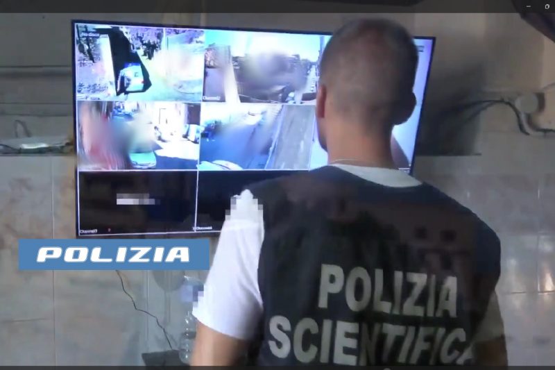 Spacciava da casa “protetto” dalle telecamere: manette per un 34enne