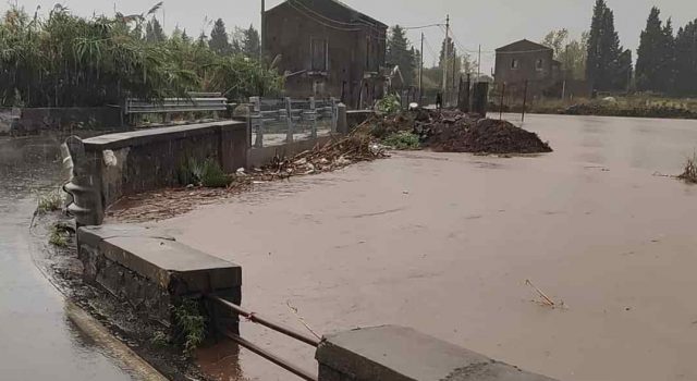 Maltempo, flagellato comprensorio Giarrese. Allagamenti sulla A18. Scuole chiuse in diversi Comuni VIDEO