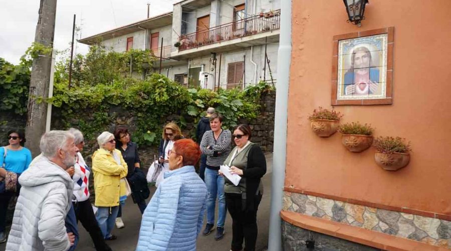 Puntalazzo, successo per la presentazione del libro: “Scopriamo gli altarini – le edicole votive di Puntalazzo e Montargano”