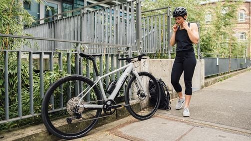 Bici elettrica con acceleratore vs pedalata assistita: quale scegliere?