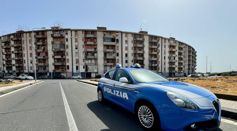 Cocaina e marijuana in tasca, arrestato spacciatore di 24 anni