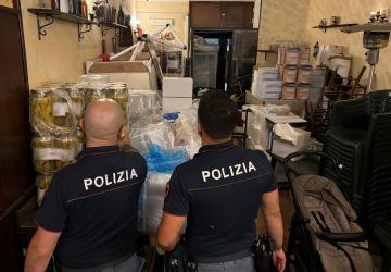 Controlli in una trattoria di via Plebiscito a Catania: sanzioni per oltre 60 mila euro