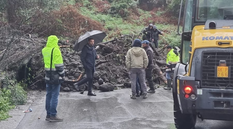 Maltempo ad Acireale, il sindaco Barbagallo: “fortunatamente non ci sono vittime e feriti. Questa mattina è caduta la pioggia di un anno”