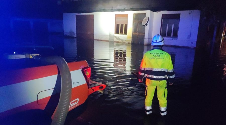 Alluvione zona Ionica: si lavora anche la notte. Centinaia di interventi di Protezione civile e vigili del fuoco