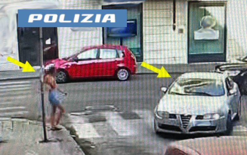 Si abbassa i pantaloni davanti una ragazza in strada e tenta di molestarla: denunciato 32enne