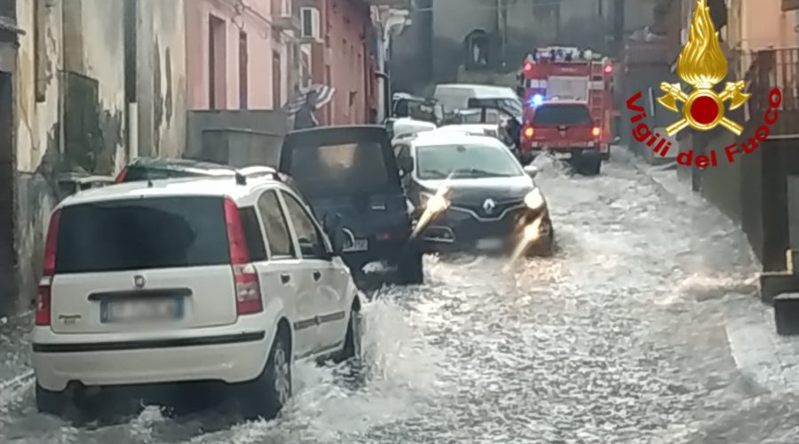 Violento temporale sull’area ionica: diversi gli interventi di soccorso a Giarre, Mascali ed Acireale VIDEO