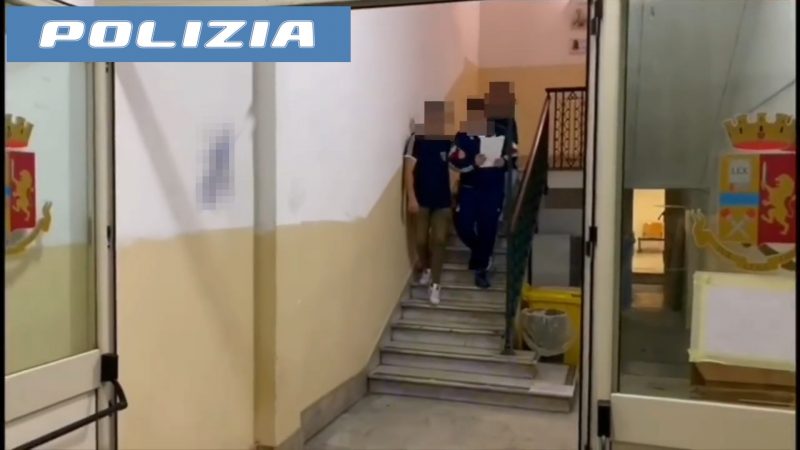 Tenta di uccidere l’ex compagno della madre: arrestato 22enne