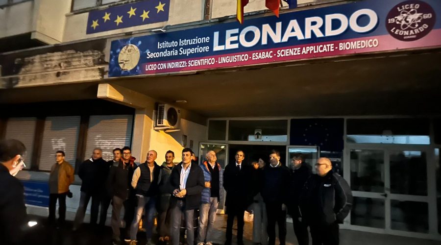 Alluvione Giarre, danni al Liceo Leonardo. Visita del sindaco metropolitano Enrico Trantino