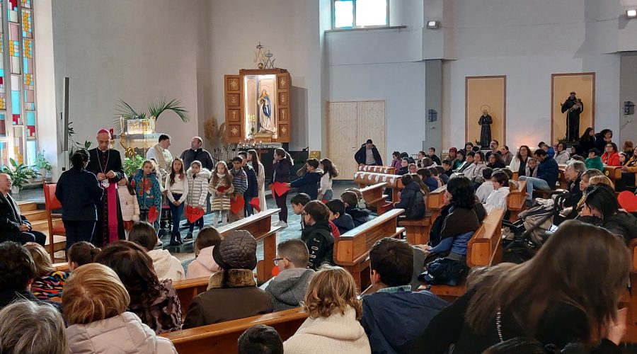 Giarre, visita pastorale del Vescovo nella comunità parrocchiale Gesù Lavoratore