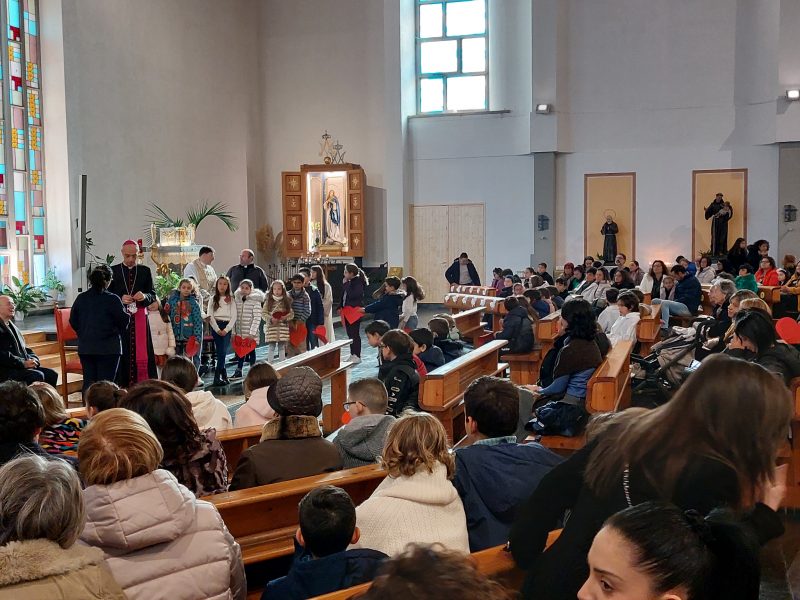 Giarre, visita pastorale del Vescovo nella comunità parrocchiale Gesù Lavoratore