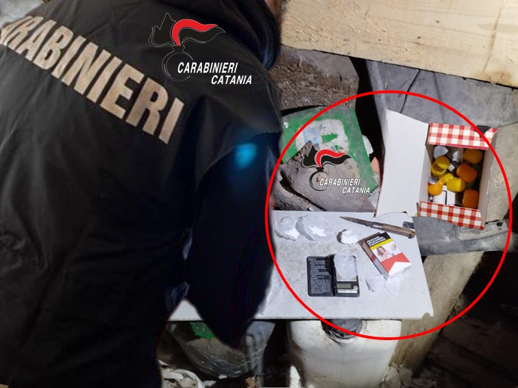 Maniace, confezionava cocaina nel garage, colto in flagranza dai Carabinieri di Randazzo