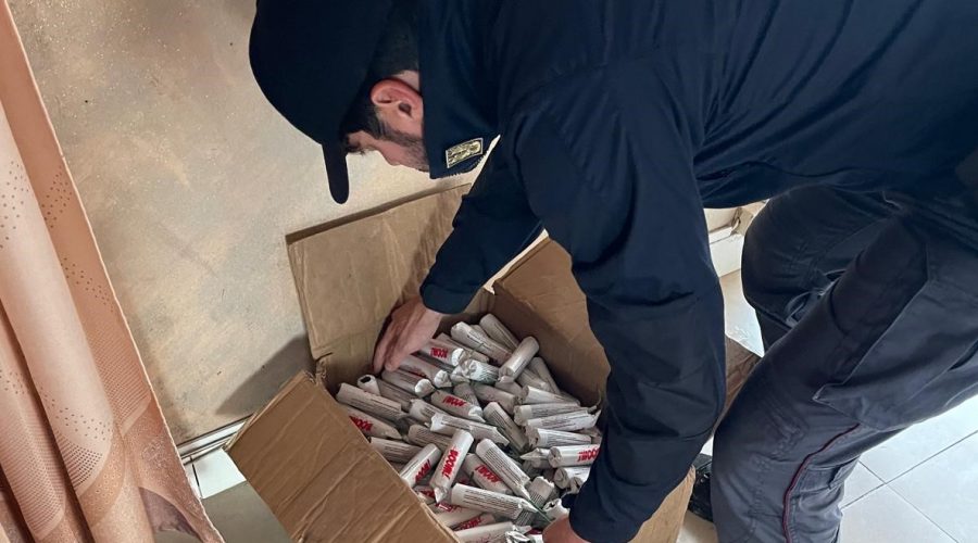 Oltre 500kg di fuochi d’artificio in casa: 34enne arrestato