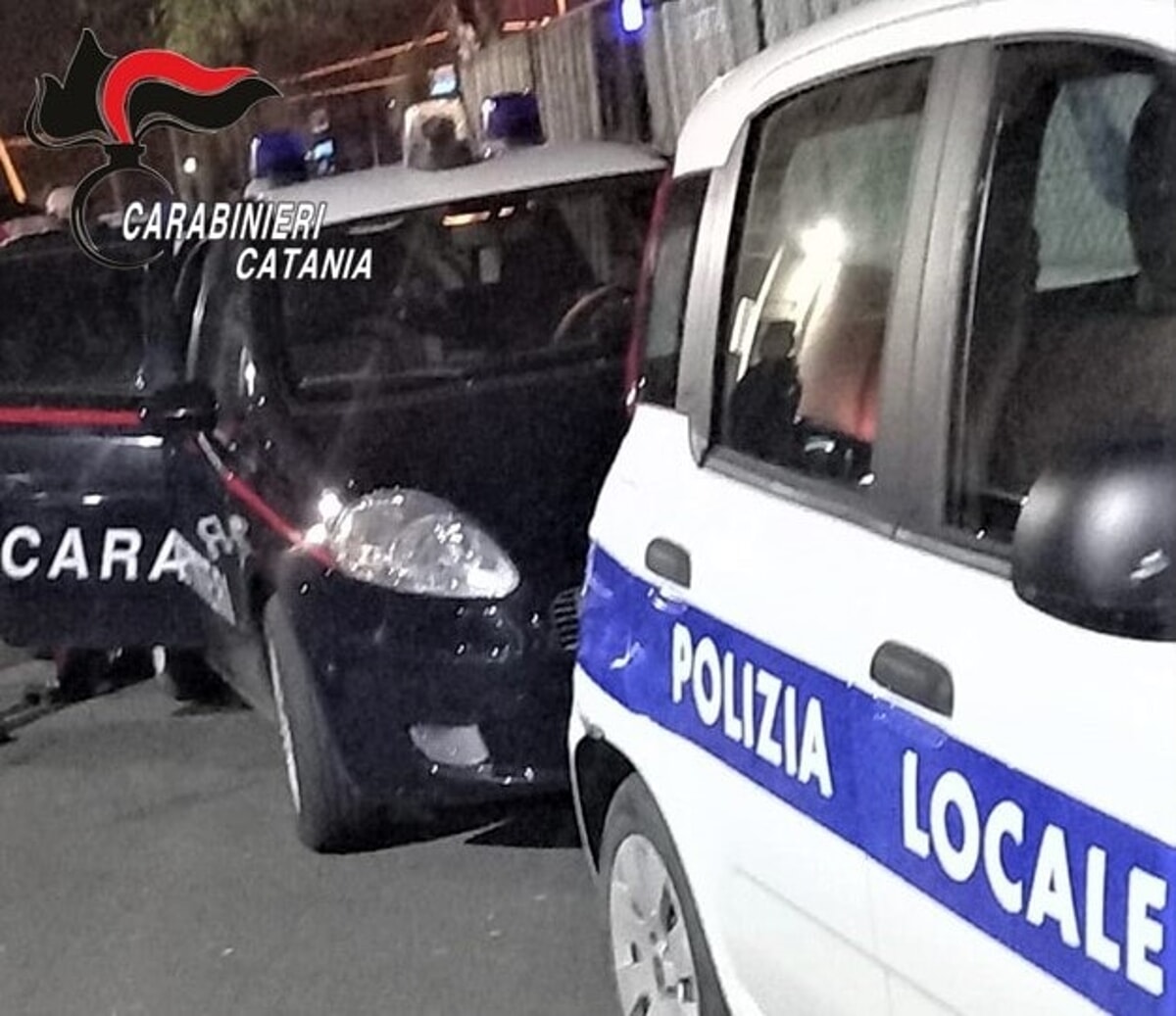 Ubriaco alla guida provoca incidente e aggredisce i vigili intervenuti: arrestato 38enne