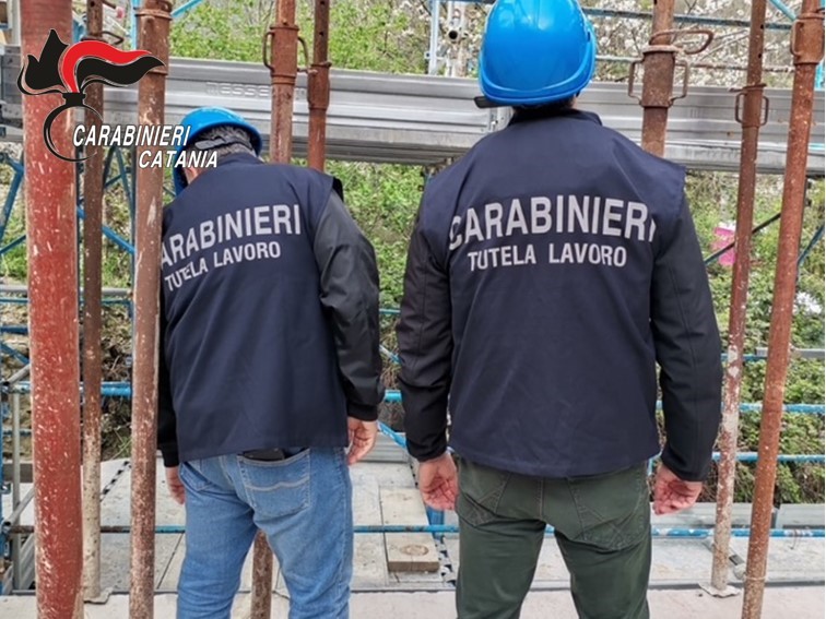 Irregolarità nei cantieri edili: denunciati due imprenditori