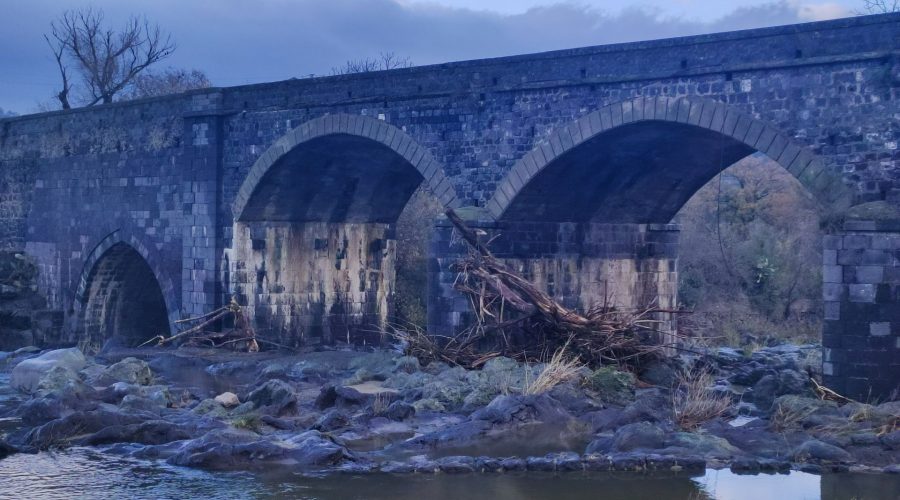 Maltempo: l’Alcantara torna a scorrere impetuoso ma non mancano i disagi. Francavilla senz’acqua