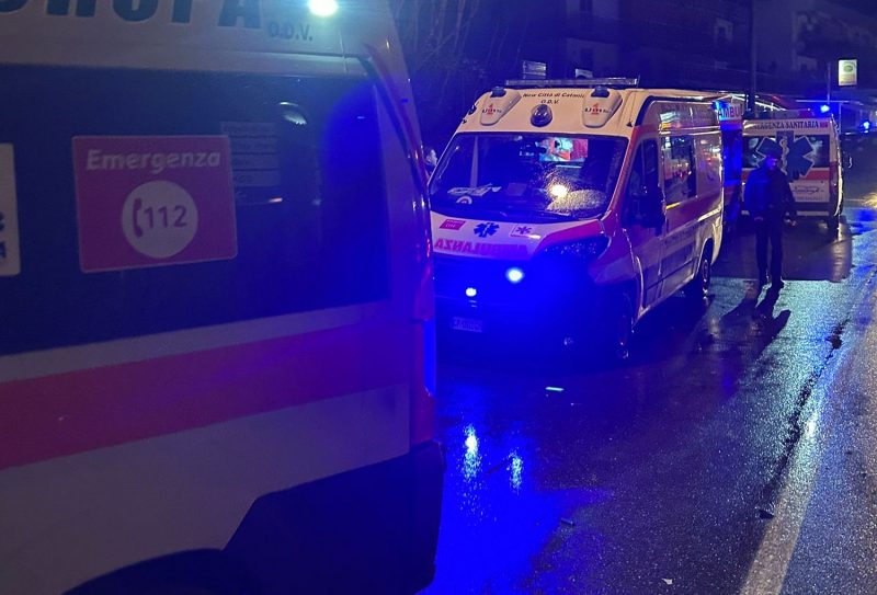 Zafferana Etnea: auto si scontra con un’ambulanza in servizio. Ferito un soccorritore