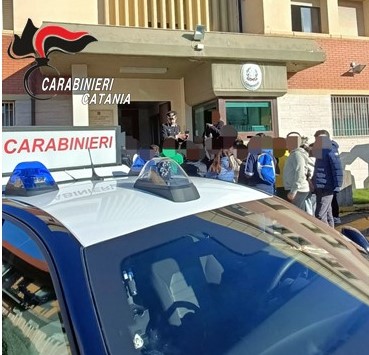 Randazzo, cultura della legalità: studenti in caserma con i Carabinieri