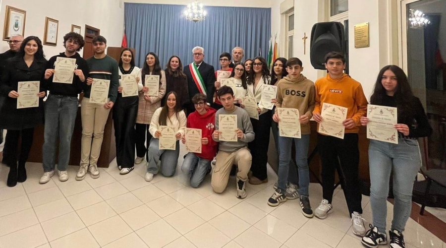 A Santa Venerina premiati i successi degli studenti eccellenti