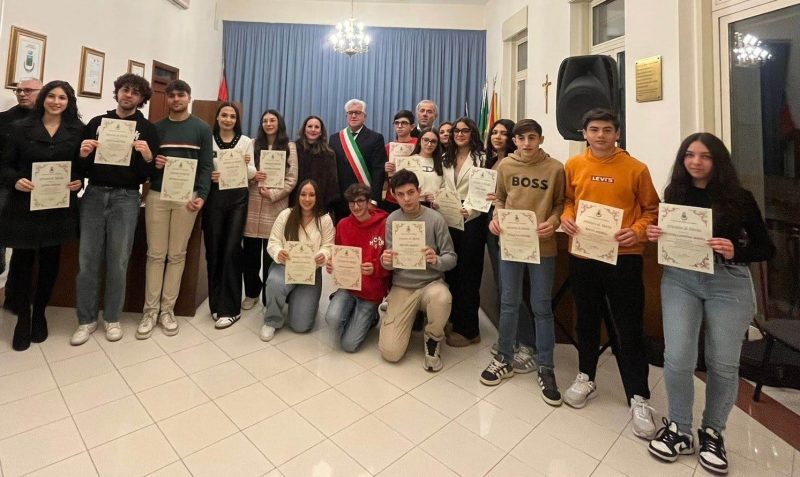 A Santa Venerina premiati i successi degli studenti eccellenti