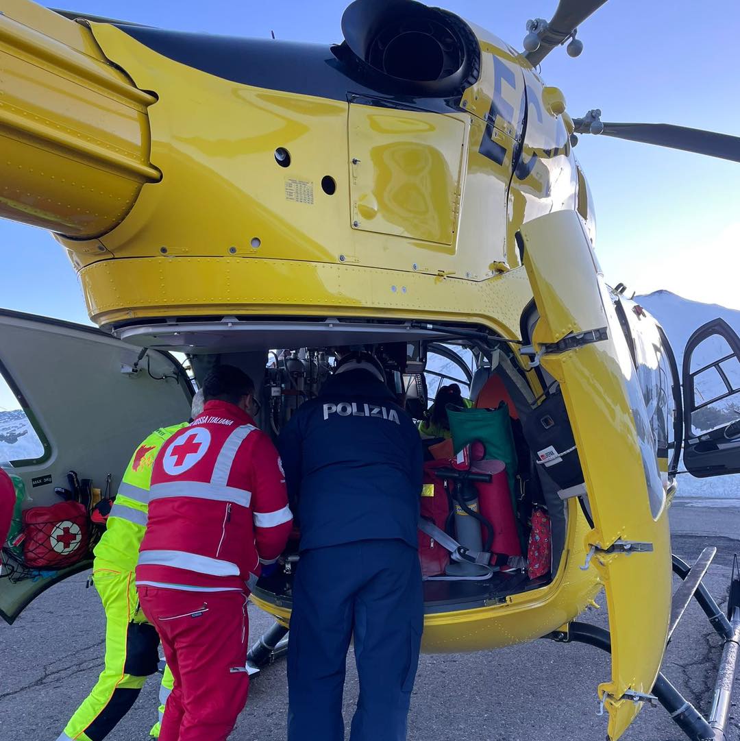 Scontro tra moto e un’auto a Biancavilla. Intervento dell’elisoccorso