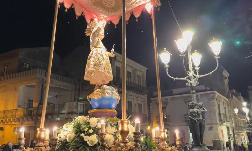 Paternò, monta la polemica dopo il caso “migranti-processione”. La posizione del Comitato “Paternò sicura”