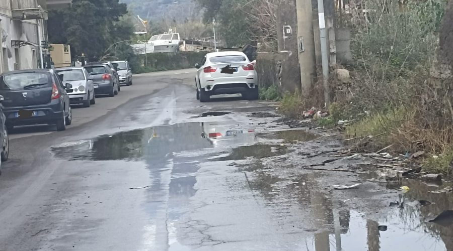 Sant’Anna di Mascali abbandonata a sé stessa. Protestano i residenti VIDEO