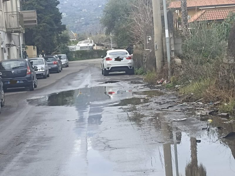 Sant’Anna di Mascali abbandonata a sé stessa. Protestano i residenti VIDEO