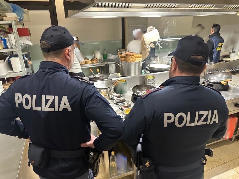 Prodotti non tracciati, alimenti non idonei al consumo e diverse violazioni: sanzioni per oltre 24.000 euro ad un ristorante