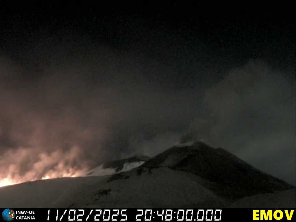 Etna: continua l’attività effusiva dalla base della Bocca Nuova