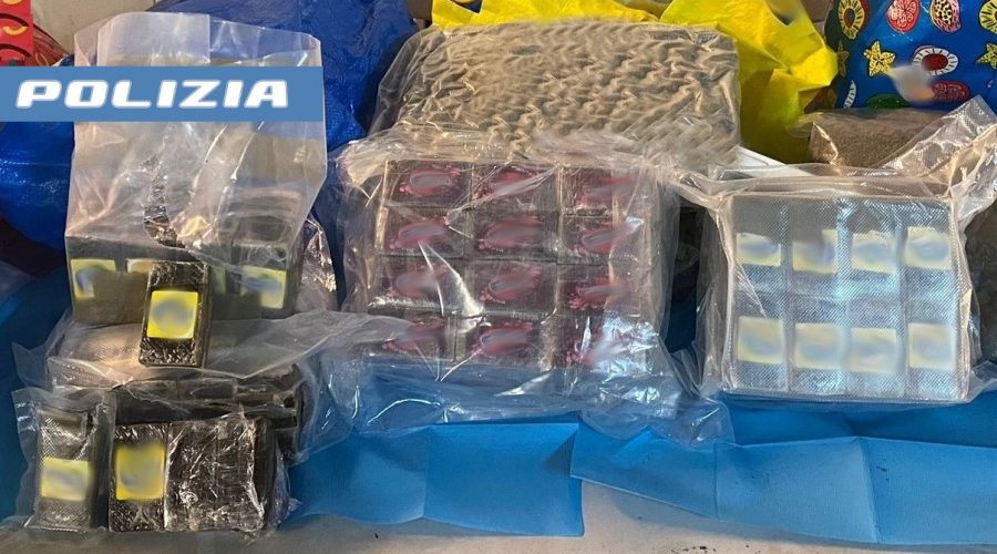 In auto con 26 kg di droga: arrestato 23enne