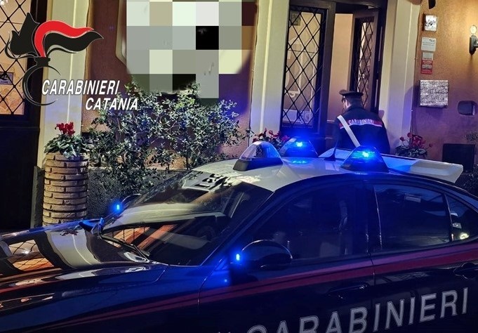 Svaligiano la cassa di un ristorante, il bottino è di 30 euro: un arresto ed una denuncia