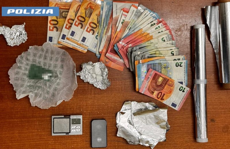 Crack e cocaina in casa: arrestato 25enne