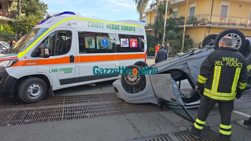 Giarre, scontro tra due auto in via Vasta: ferita una donna