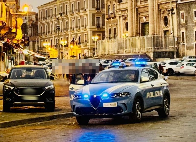 Minaccia e prende a schiaffi un ausiliario del traffico: denunciato 60enne