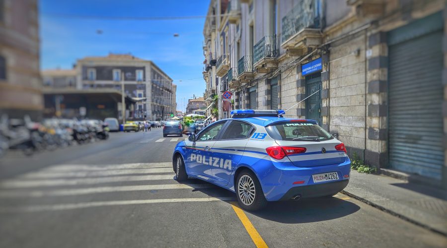 Rapina a mano armata in un negozio di Catania: arrestato 38enne