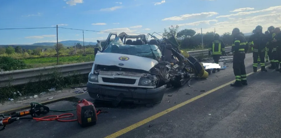 Drammatico incidente stradale sulla SS 194: 3 morti e 7 feriti