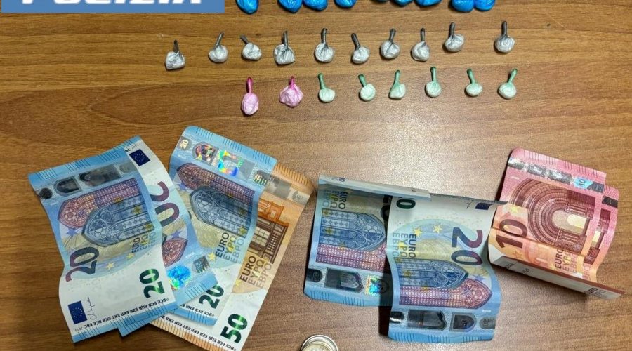 Beccati in possesso di 27 dosi di cocaina: arrestati due giovani