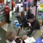 Quattro rapine in pochi giorni: arrestato minorenne VIDEO