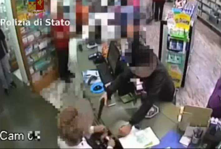 Quattro rapine in pochi giorni: arrestato minorenne VIDEO